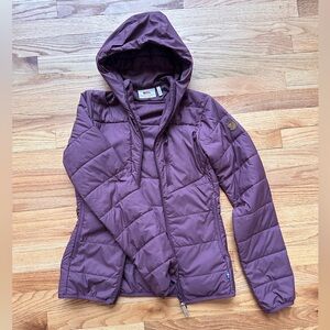 Fjallraven Women's Plum Puffer Jacket